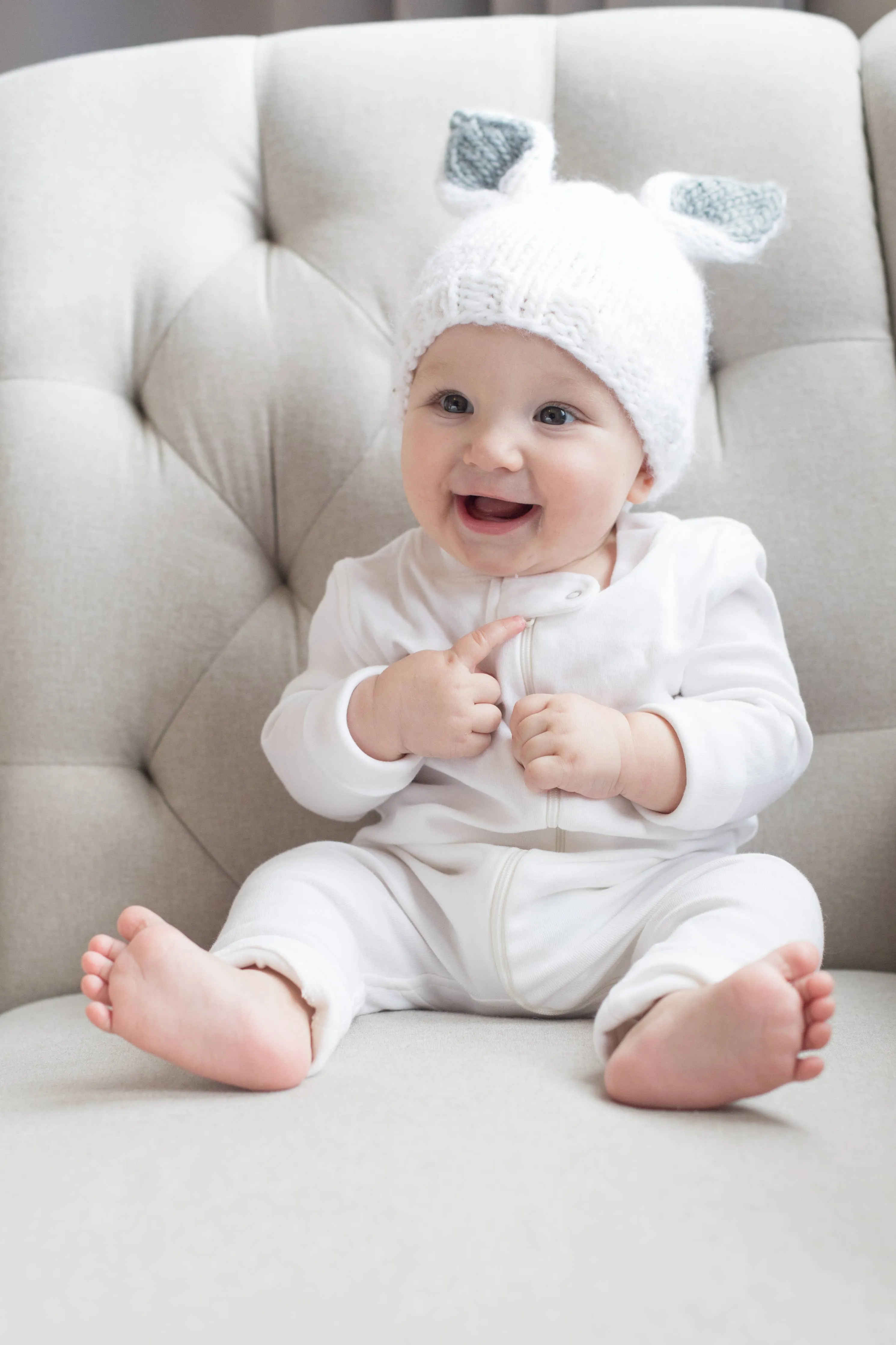 Bunny Ears Knit Hat - White