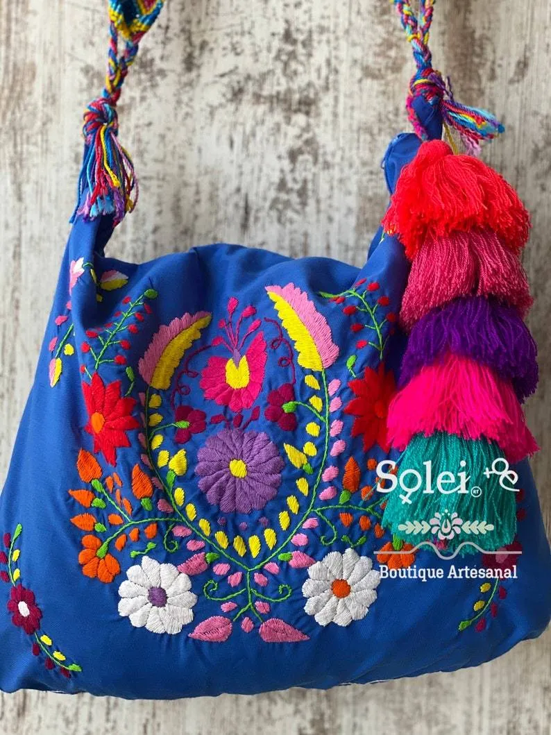Morral with PomPom Tassel