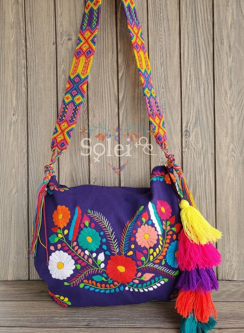 Morral with PomPom Tassel